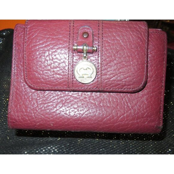 Etienne Aigner Handbags - Etienne Aigner Vintage Burgundy Maroon Pebbled Leather Kisslock Clasp Wallet